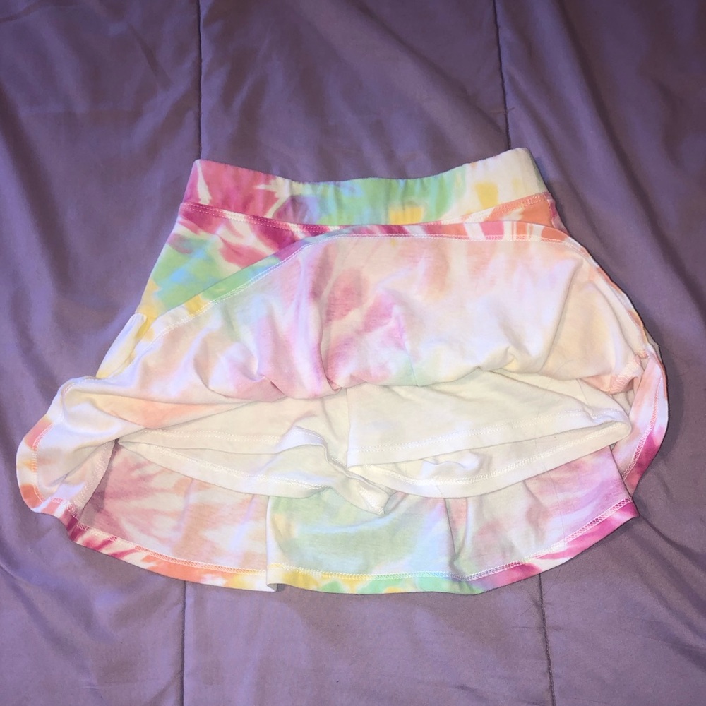 Tie-Dye Ruffle Mini Skorts - Picture 3 of 4